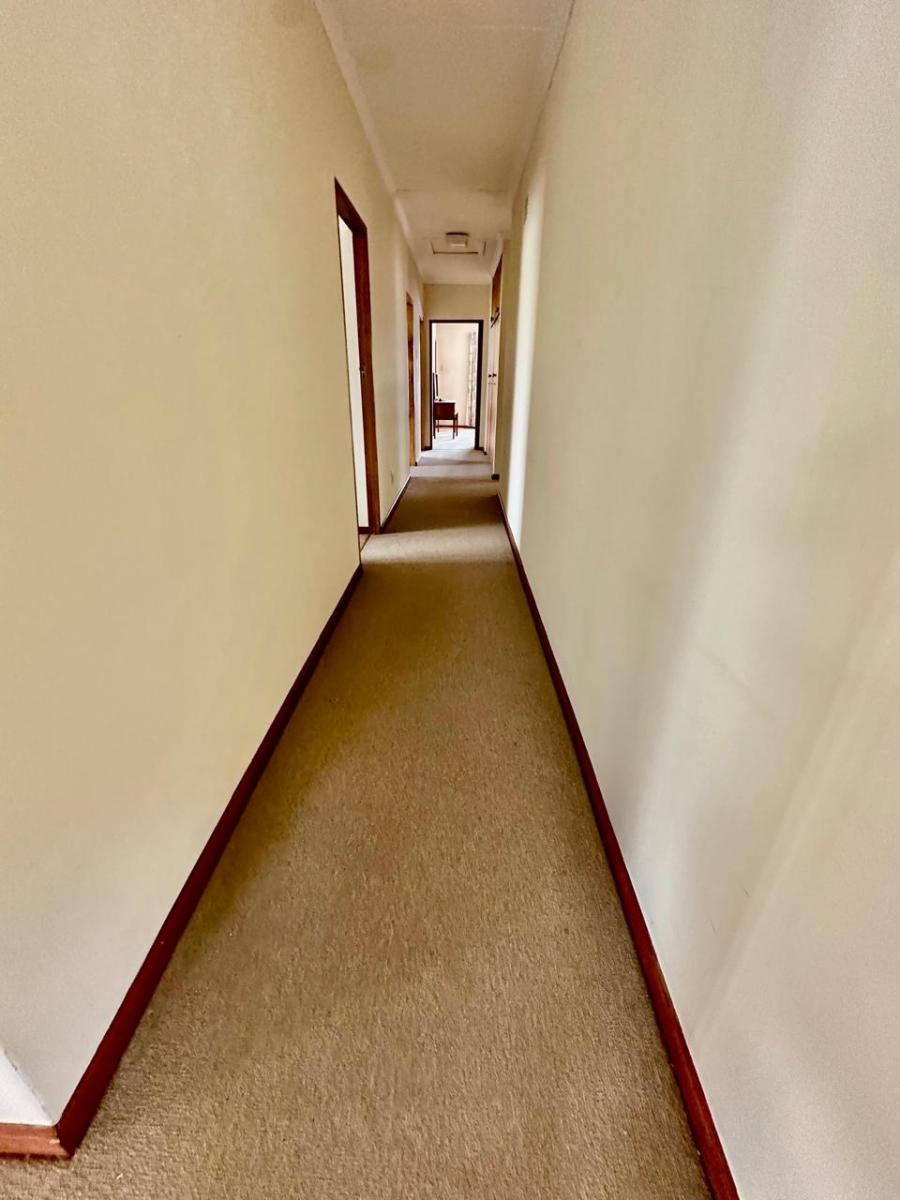 4 Bedroom Property for Sale in Bayview Western Cape